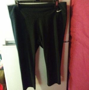 Women's Dri-Fit workout capris